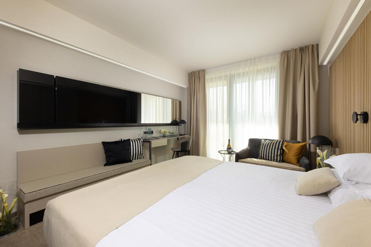באלאטונפורד Lua Resort - Adults Only מראה חיצוני תמונה Deluxe room