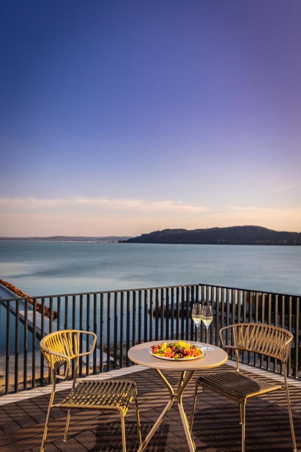 באלאטונפורד Lua Resort - Adults Only מראה חיצוני תמונה View of the Gulf of Trieste