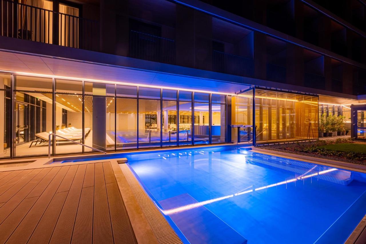 באלאטונפורד Lua Resort - Adults Only מראה חיצוני תמונה The swimming pool at the hotel