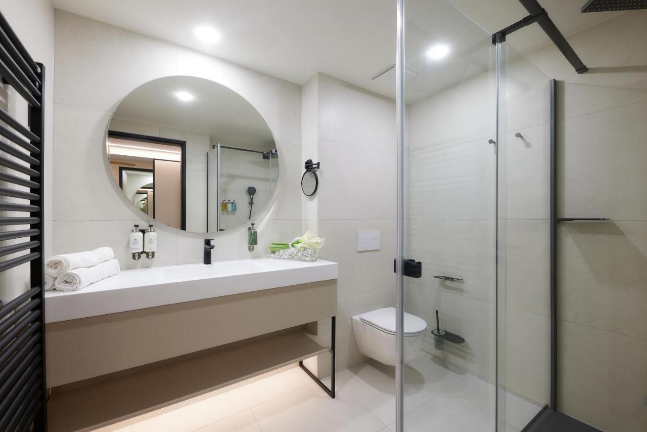 באלאטונפורד Lua Resort - Adults Only מראה חיצוני תמונה Bathroom
