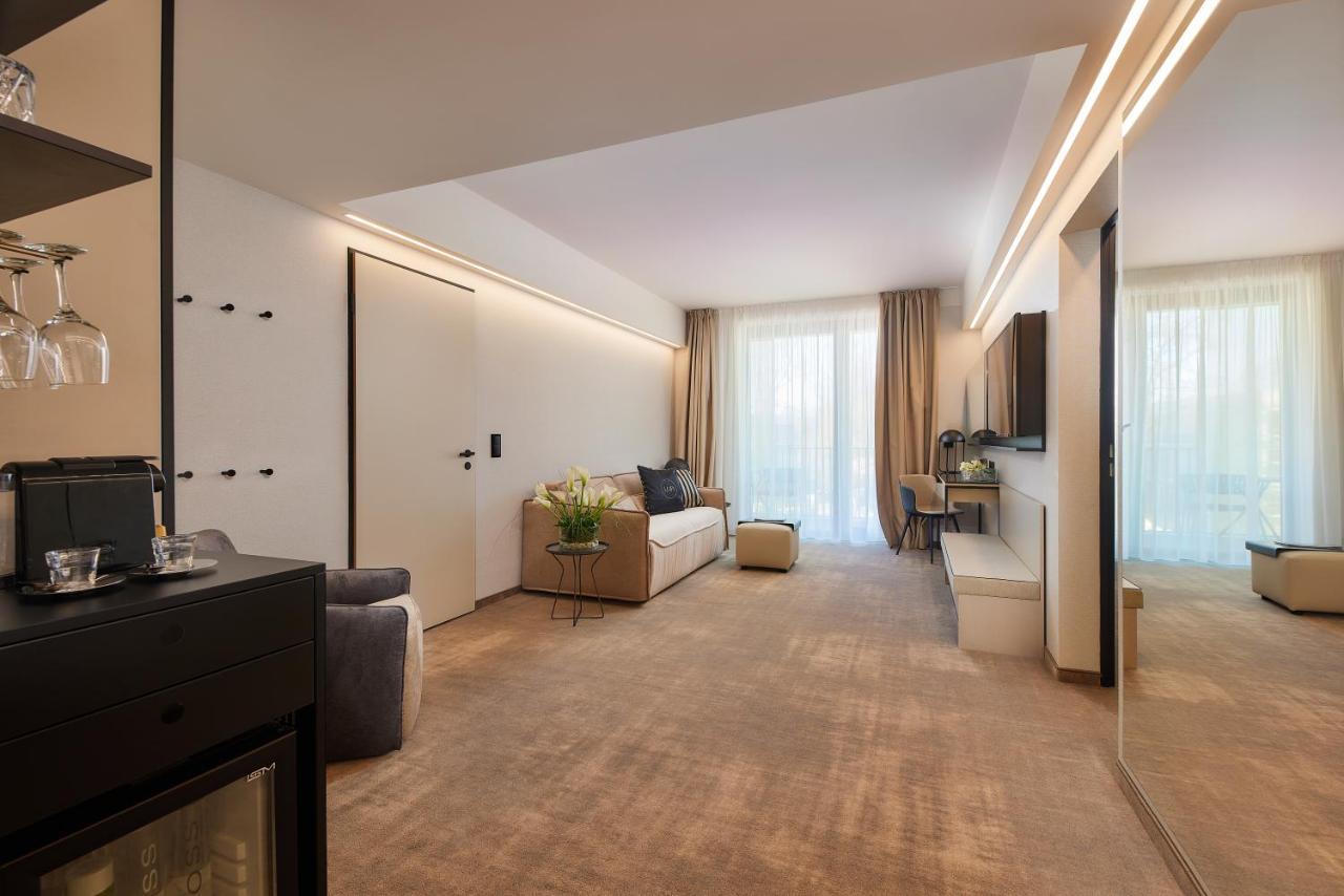 באלאטונפורד Lua Resort - Adults Only מראה חיצוני תמונה A room at the hotel
